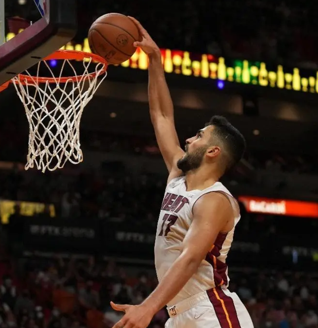 广州队碾压广东队，恩比德统治全场