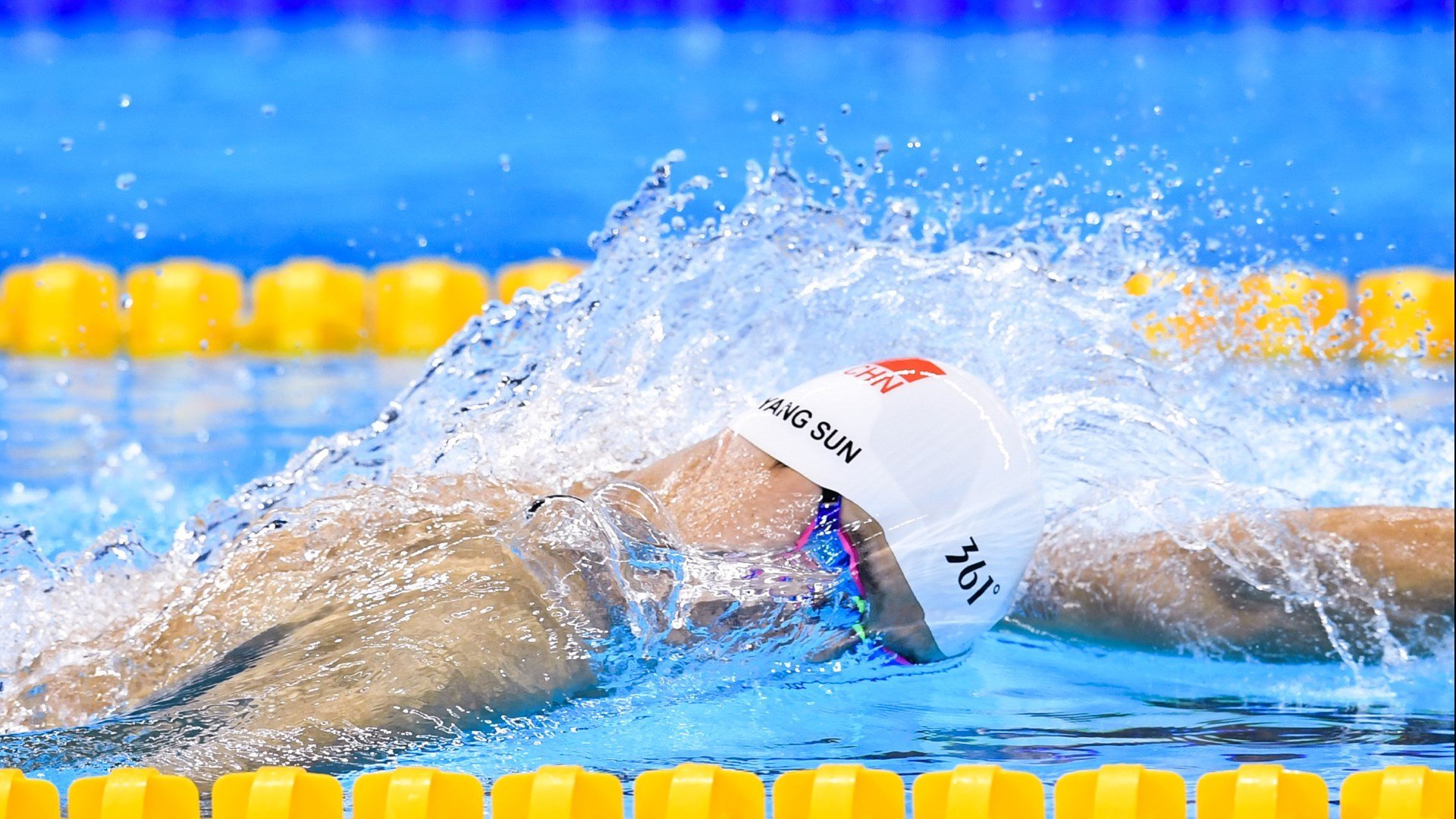 哈利伯顿关键战不手软，独行侠的东欧神话被雄鹿铁蹄踏碎