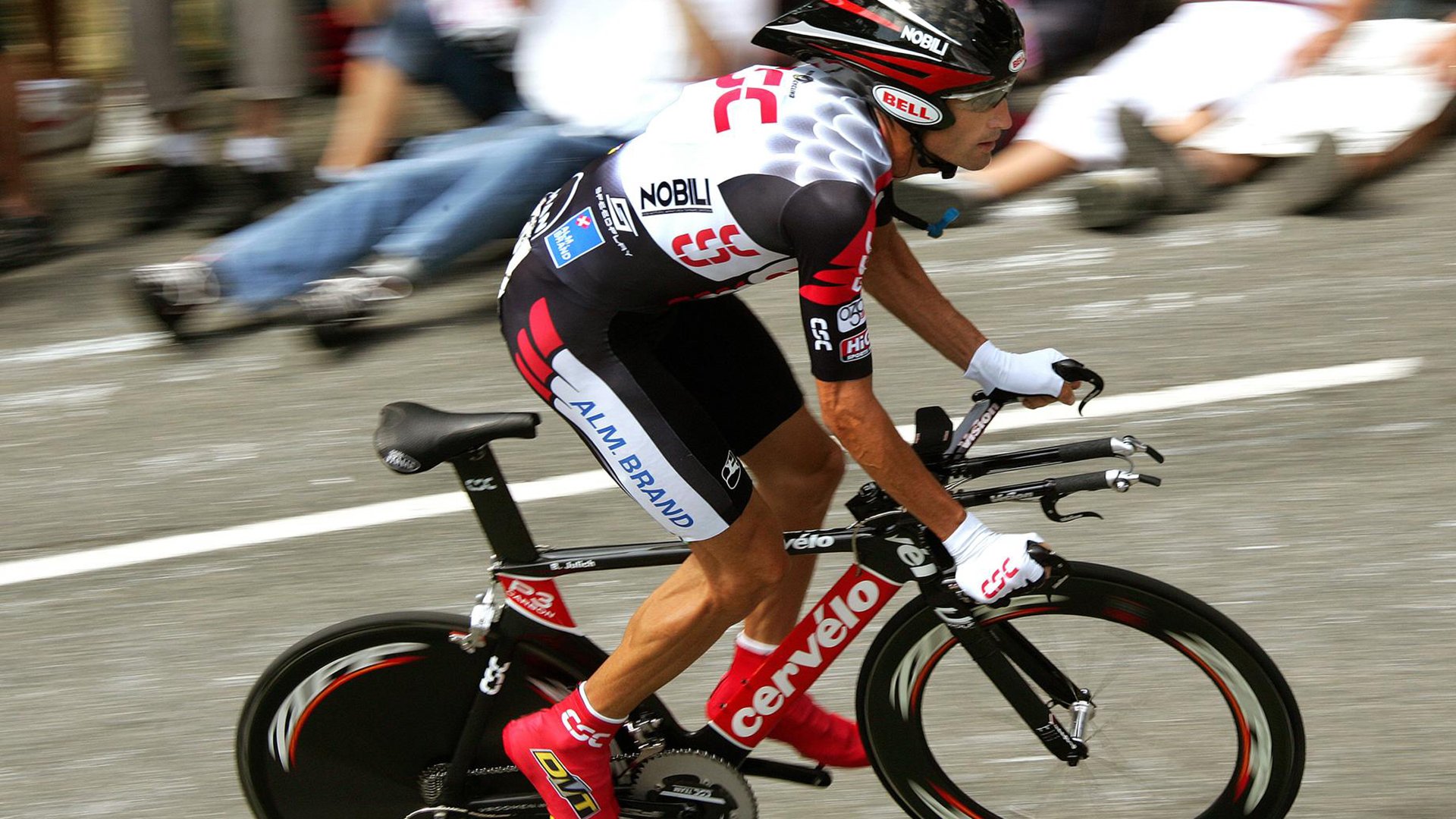 杜兰特一剑封喉，当国王的年轻风暴撞上湖人的迟暮王朝